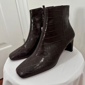 (Never Worn) MANGO DEEP BURGUNDY LEATHER BOOTS